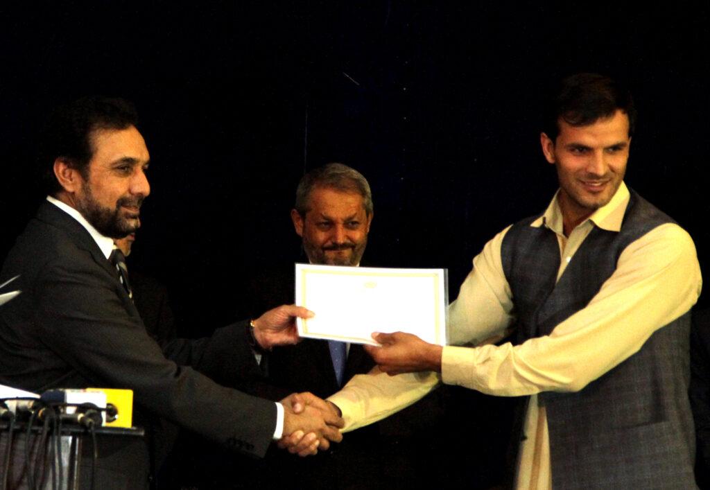 سازمان صحى جهان يک جوان کشته شدۀ افغان را قهرمان صحت اعلام کرد