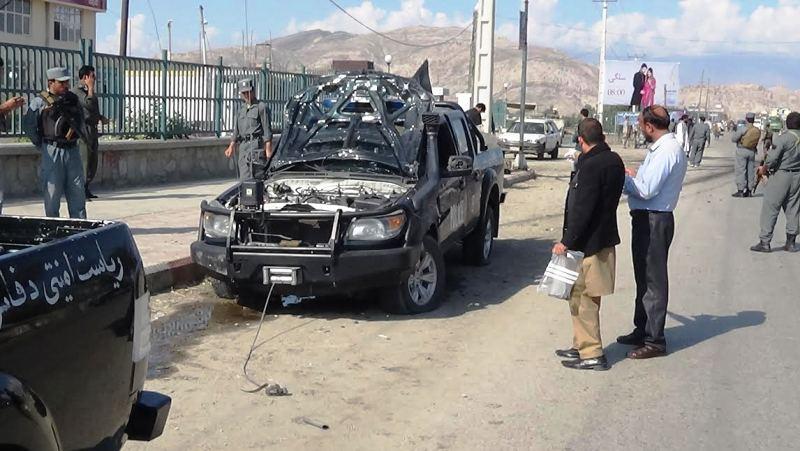3 injured in a blast on police vehicle