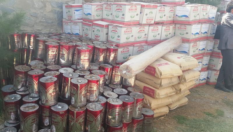 ده‌ها تن مواد خوراکی از سوی صنعت کاران به بیجاشدگان کندز کمک شد