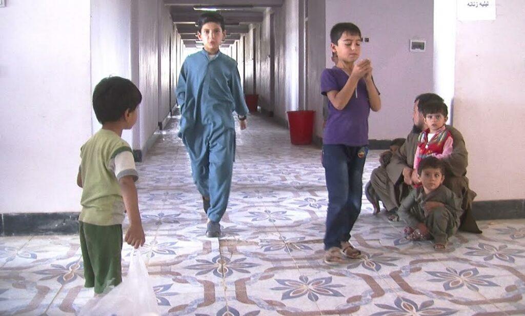 مزارشريف ته د بې ځايه شويو کندوزيانو شمېر له زرو تنو واوښت