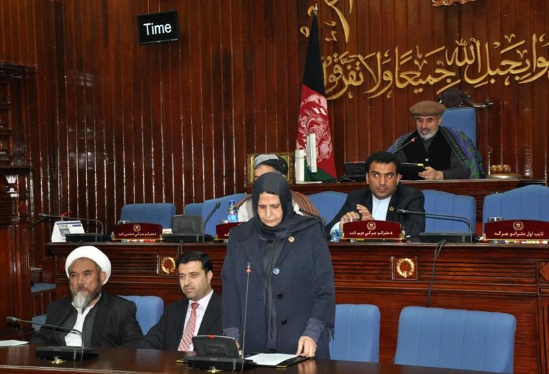 آمنه افضلى به حيث عضو انتصابى مشرانوجرگه حلف وفادارى ياد کرد
