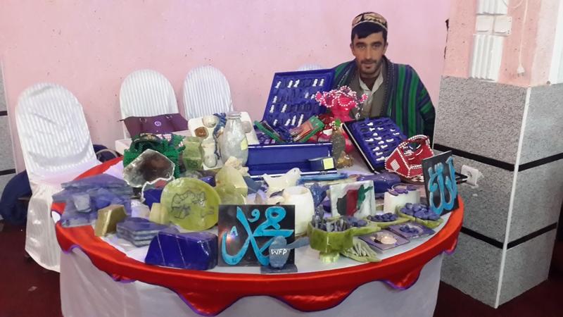 زنان بدخشان خواهان بازاريابى صنايع دستى خود هستند
