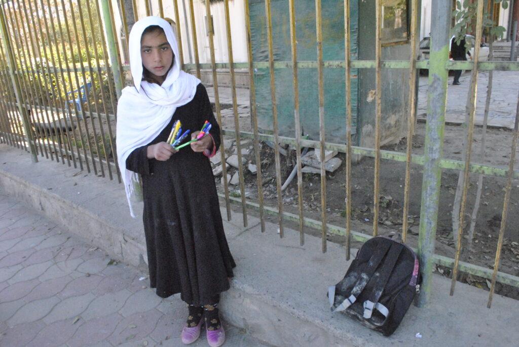 I hate guns, says 11-year-old pens selling girl