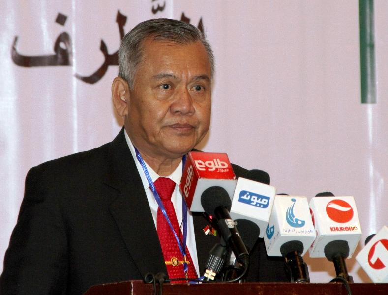 Indonesian envoy asks rebels not to use civilians as human shield