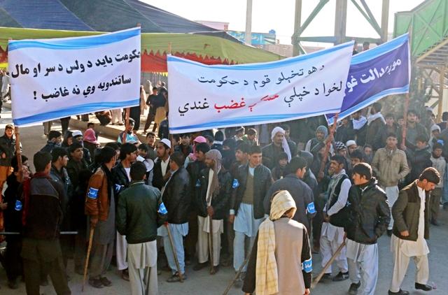 Angry protesters block Kabul-Jalalabad highway