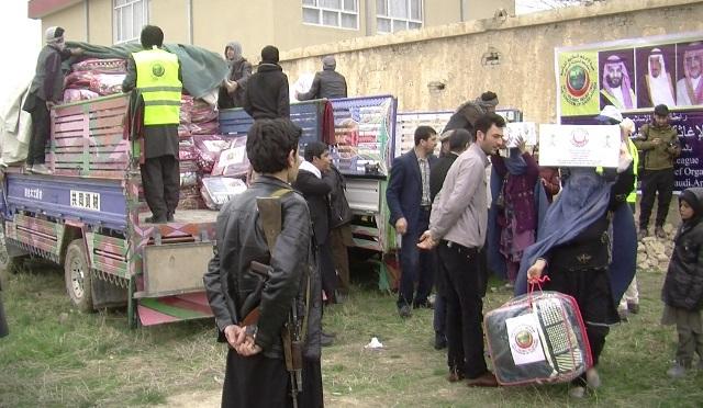 په بلخ کې له سلګونو بې ځايه شوو کورنيو سره مرسته وشوه