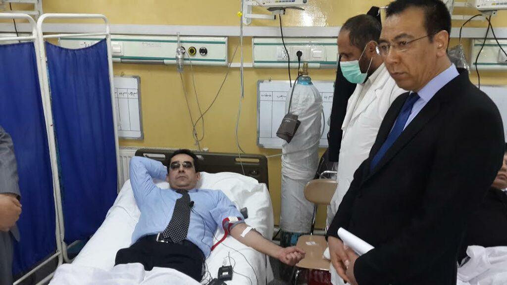 Officials donate blood for suicide attack victims