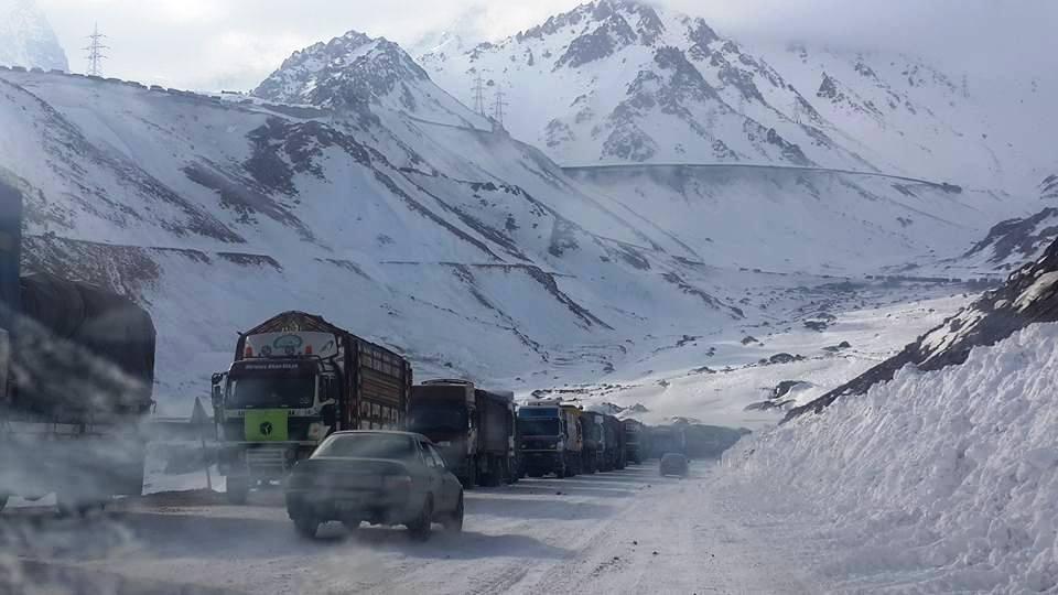 Heavy snowfall blocks Salang Pass for traffic