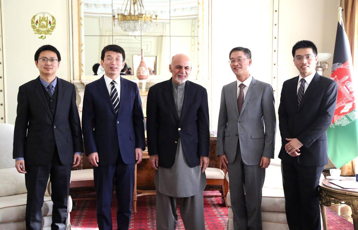 اشرف با یو جنینگ ، سفیر چین مقیم ، کابل