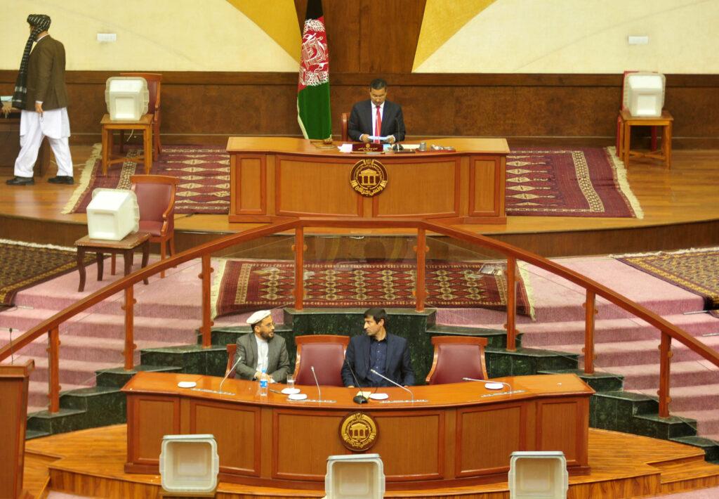 در دور دوم انتخابات نيز نامزدان نيابت اول و دوم ولسى جرگه برنده نشدند