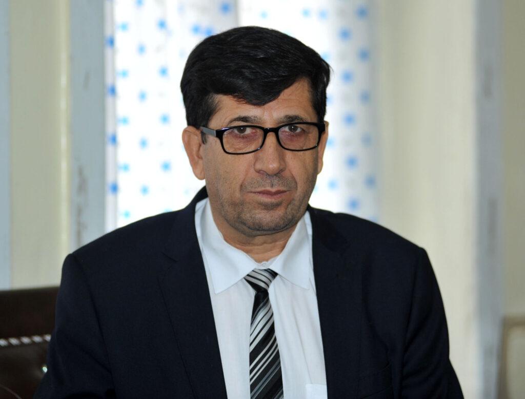 “حکومت به مسئله سرپرستی وزارت خانه ها هر چه زودتر پایان دهد”