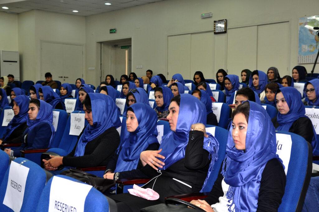 60 women complete business admin course in Kabul
