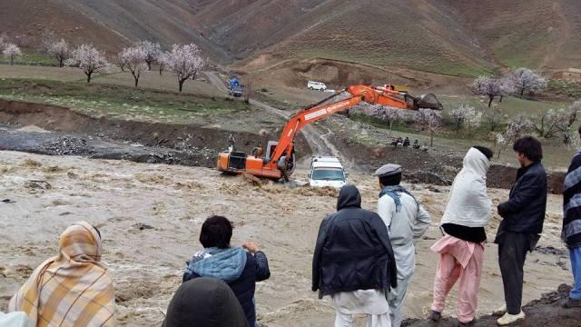 Flash flood blocks Faizabad-Takhar highway