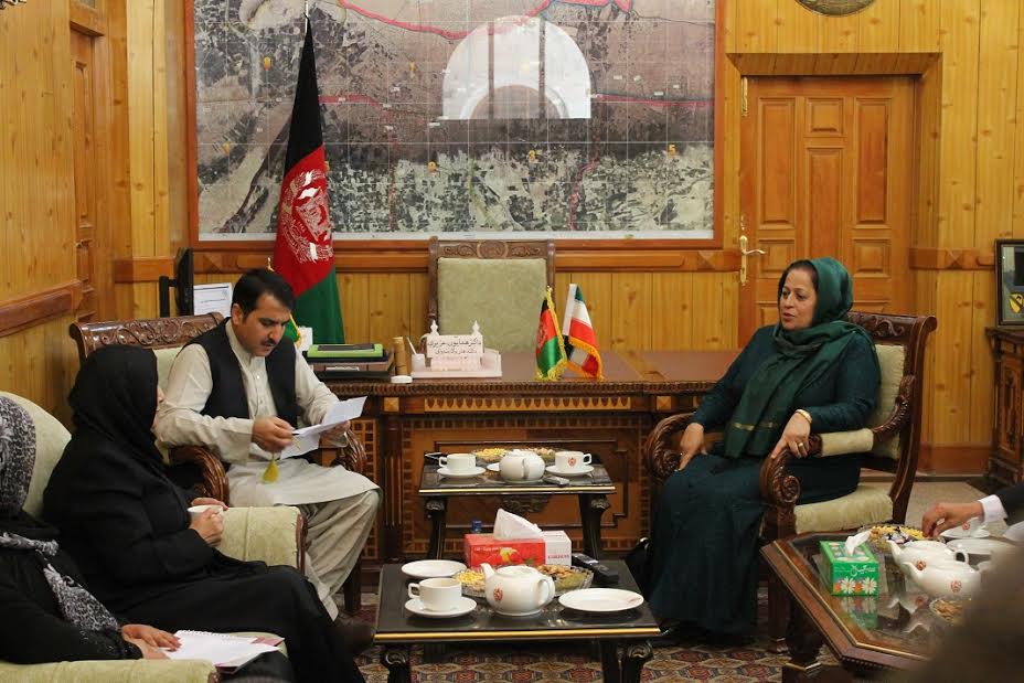 د کندهار په ٣ ولسواليو کې هيڅ ښوونځى او په ٩ ولسواليو کې د دوولسمو ټولګيو هيڅ فارغين نشته