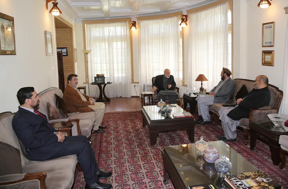 Karzai welcomes HIA for entering talks with govt