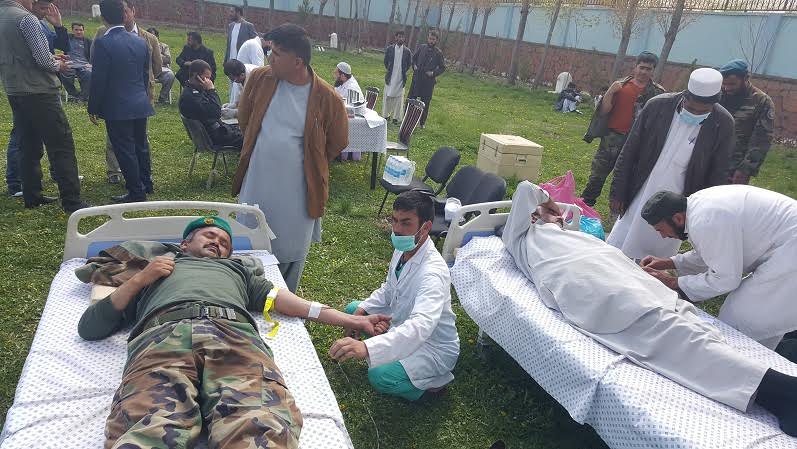 Hundreds donate blood for Kabul suicide blast victims