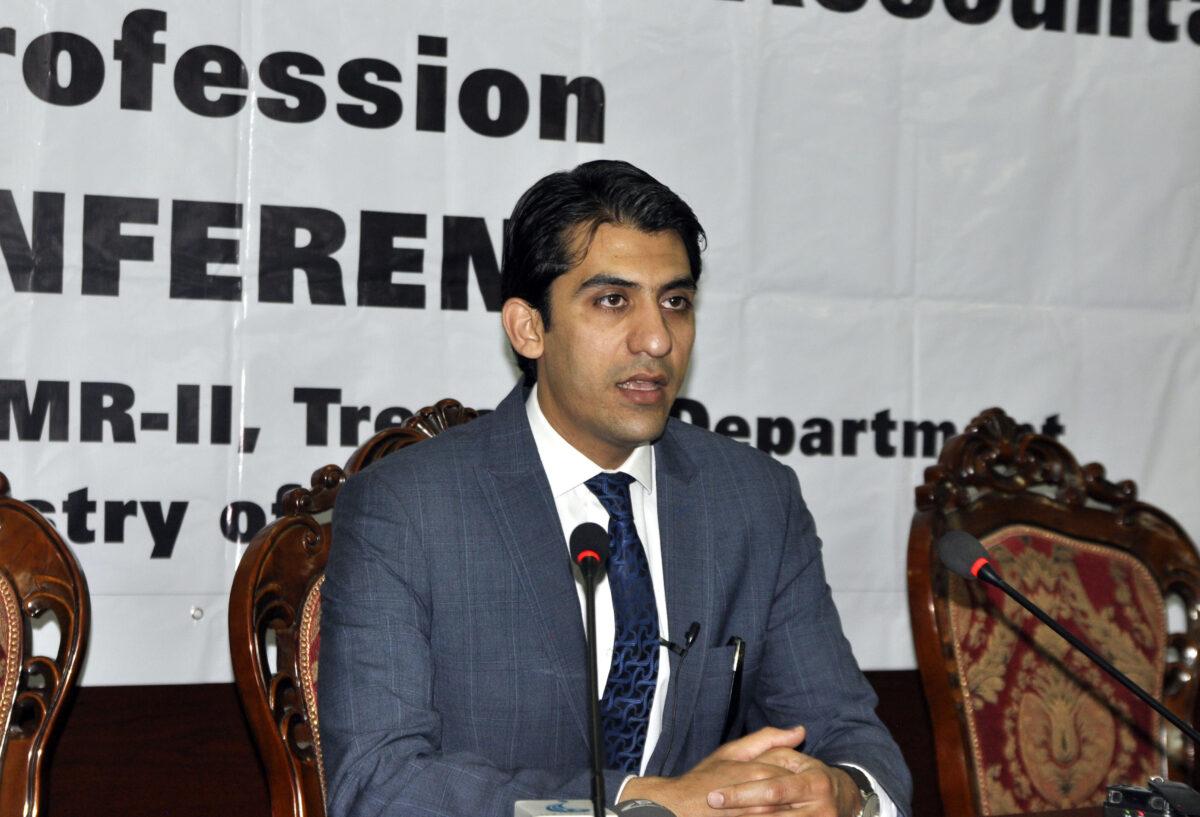 1,000 graduates to get professional accounting training