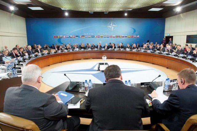 NATO FMs decide to extend Afghan mission beyond 2016