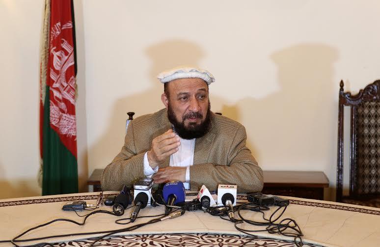 Mohammad Khan urges peaceful end to Torkham tension