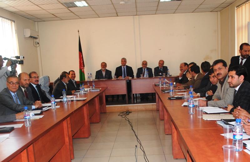 “از حقوق هر شهروند افغان که از سوى شخص و مقامى نقض گردد، دفاع مى¬کنيم”