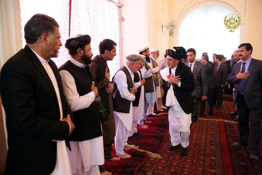 Thousands mourn Wardak’s death in Kabul