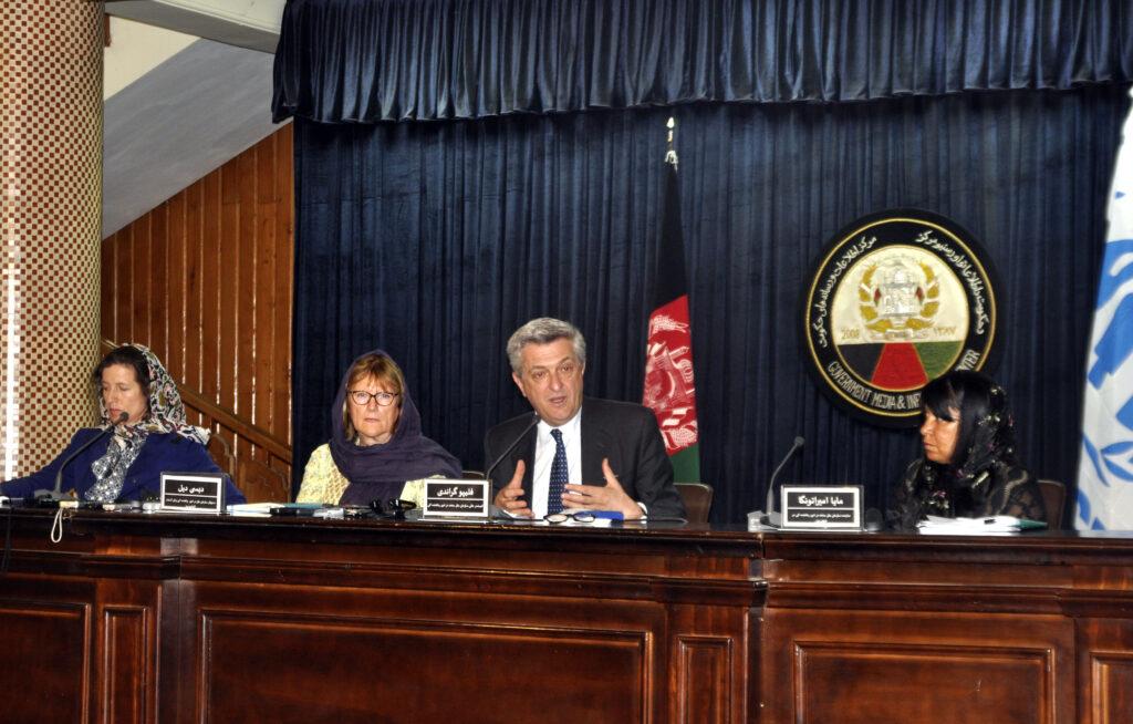 کمیشنر سازمان ملل در امور پناهندگان خواستار کمک به افغانستان شد