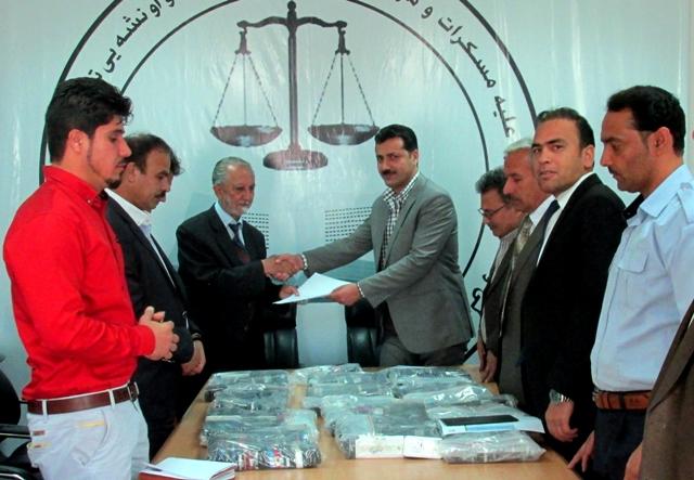 صدها سیت موبايل ضبط شده از قاچاقبران غرض ليلام به گمرک کابل سپرده شد