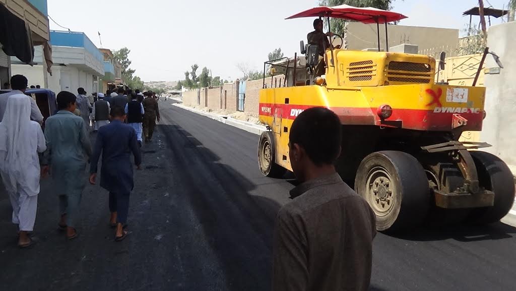 کار ساخت جادۀ کمربندی شهر زرنج آغاز گرديد