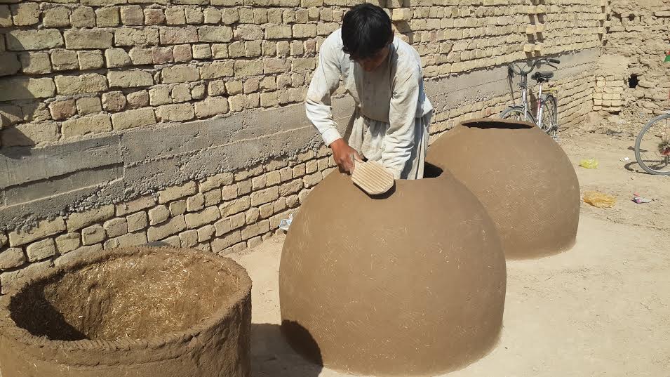 فروش محصولات کُلالی در جوزجان رونق يافته است