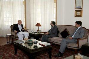 Pakistani ambassador calls on Karzai in Kabul
