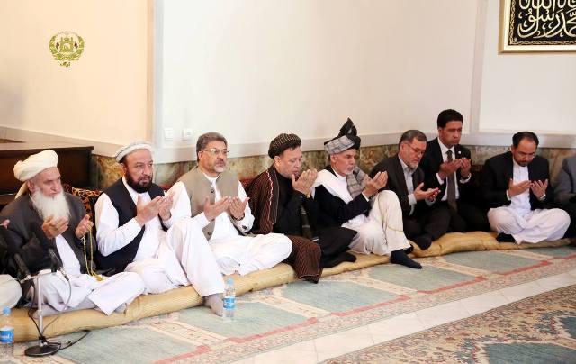 Ghani participates in Kabul attack victims’ funeral