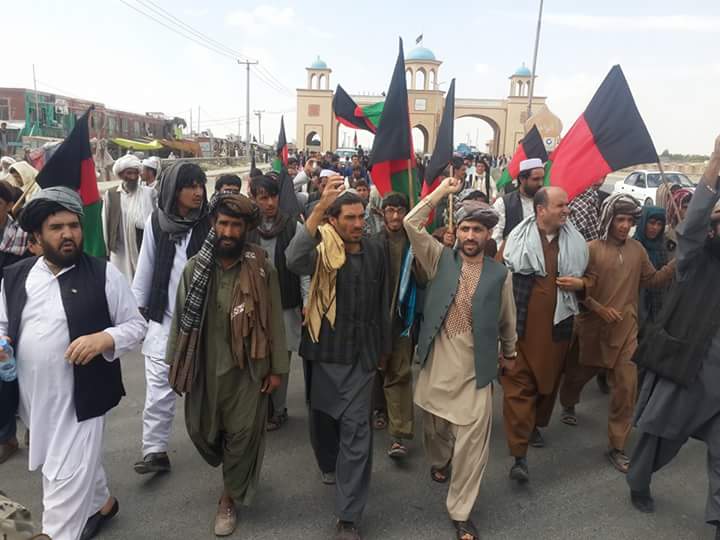 Hundreds rally in Ghazni as graft-tainted mayor reinstated