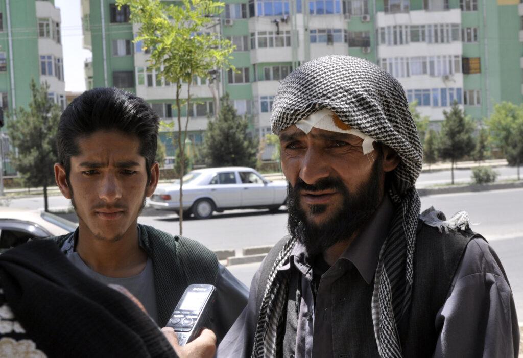 یکی از سربازان مجروح کاروان بس های پولیس: به دلایل نامعلوم ما را با یک روز تاخیر انتقال دادند