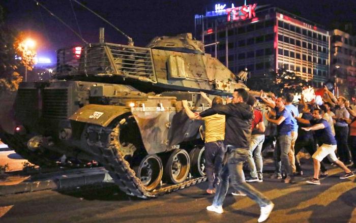 194 dead as Turkish people thwart coup attempt