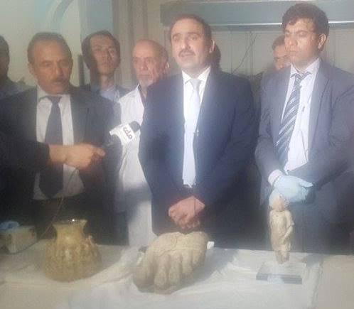 يکصد قلم اثرباستانى غارت شده به موزيم ملى تسليم داده شد