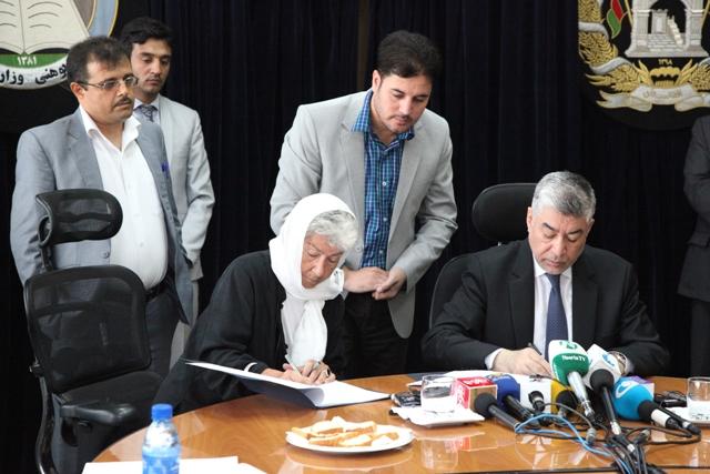 ناروی و کانادا بيش از ١١.٥ ميليون دالر به معارف افغانستان کمک ميکنند