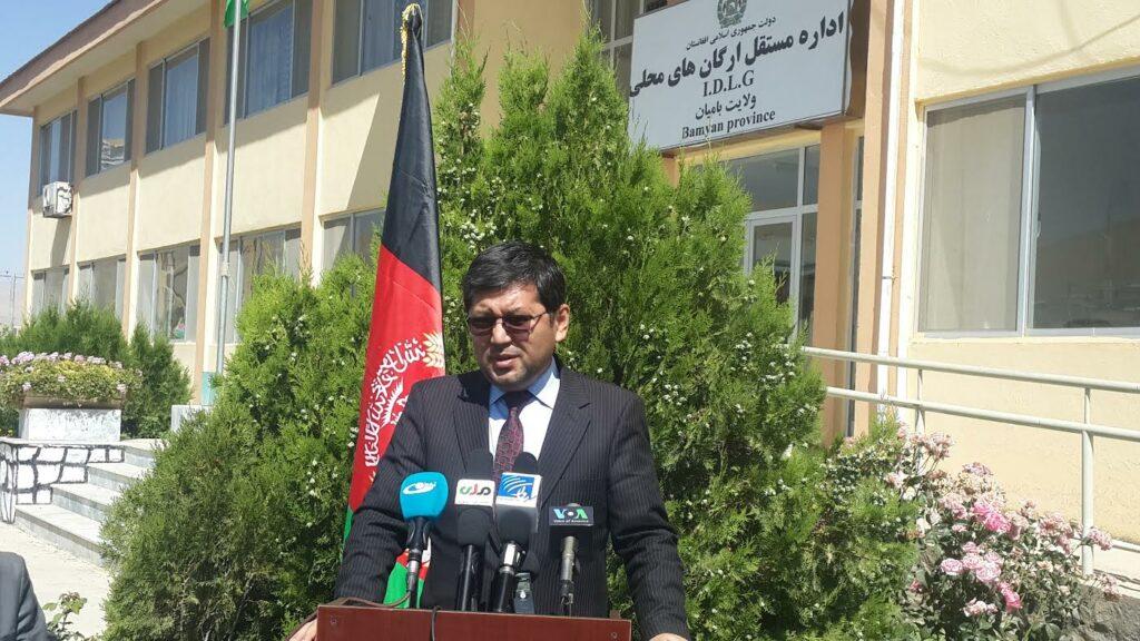 والی بامیان از آزادی ريیس و کارمندان ریاست معارف اين ولايت انتقاد کرد