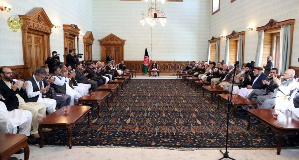 رئیس جمهور با رهبران جهادی، سیاسی و دینی کشور دیدار کرد