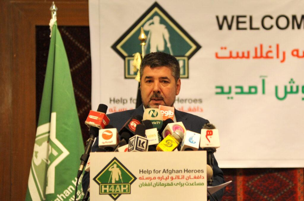 بنیاد “مساعدت برای قهرمانان افغان” به فعالیت آغاز کرد