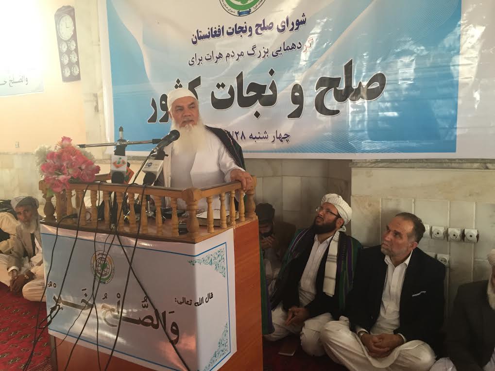 اسماعيل خان: استخبارات ٥٠ کشور برای تشدید جنگ در افغانستان دست به کار اند