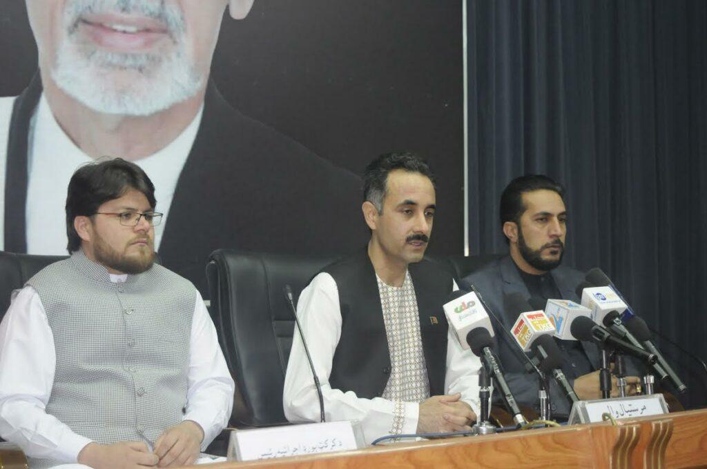 “کرکټ به د هېواد په کچه لومړۍ درجه لوبه شي”