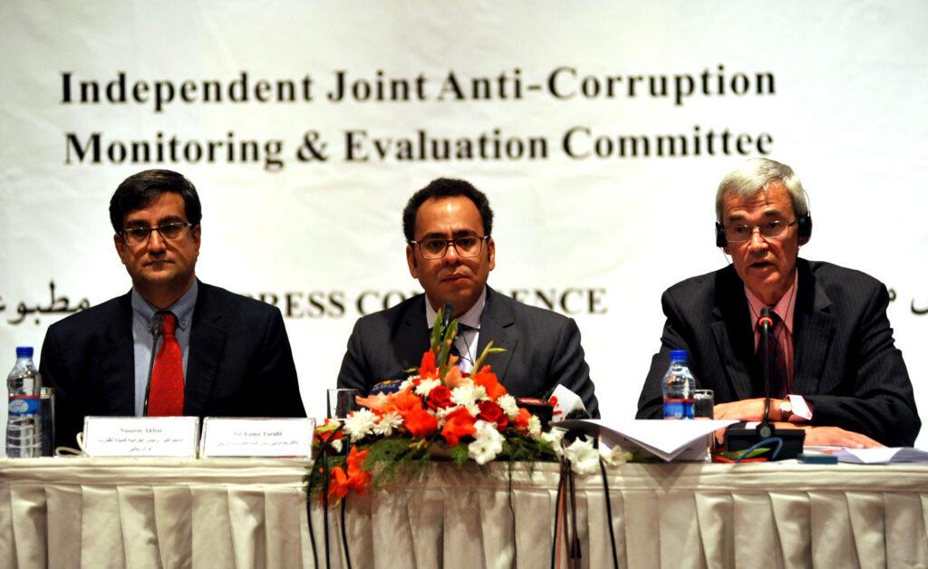 “تورید قاچاقى تیل، بخش بزرگ اقتصاد سیاه افغانستان است”