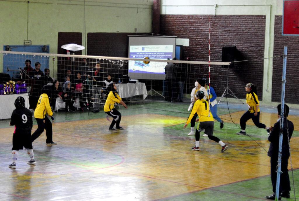 تیم والیبال بانوان “سره میاشت” قهرمان تورنمنت خزانی اين مسابقات شد