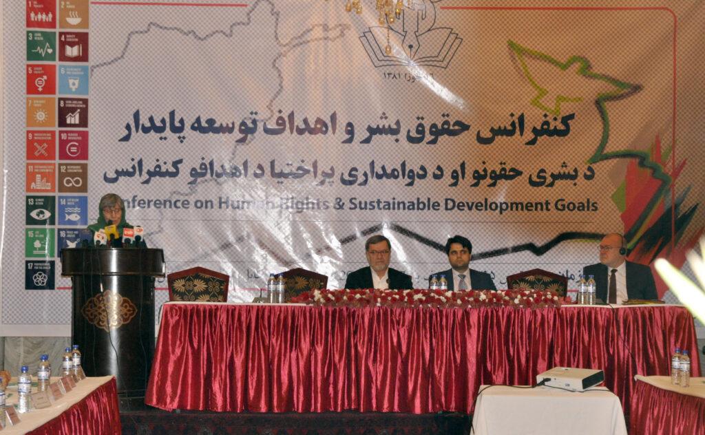 سيماسمر: زدودن فقر نقش اساسی در ثبات و تامین امنیت دارد