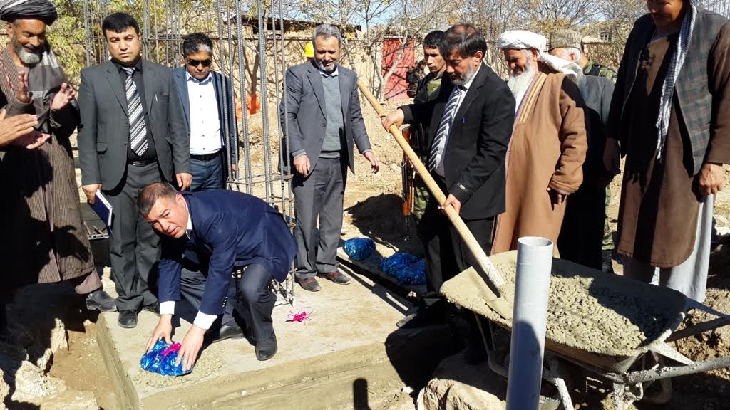 سنگ تهداب تعمیر چهار مکتب در شهر میمنه گذاشته شد