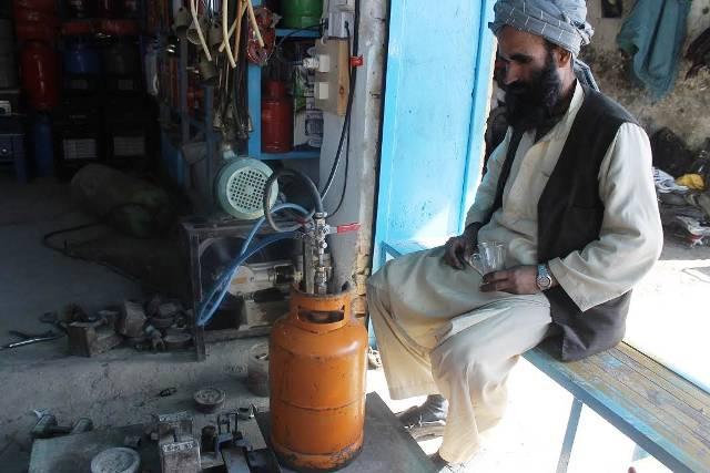 Gas price soared by 30pc, flour, ghee, gold rates down in Kabul