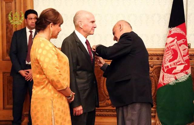 Ghani confers award on Ambassador McKinley