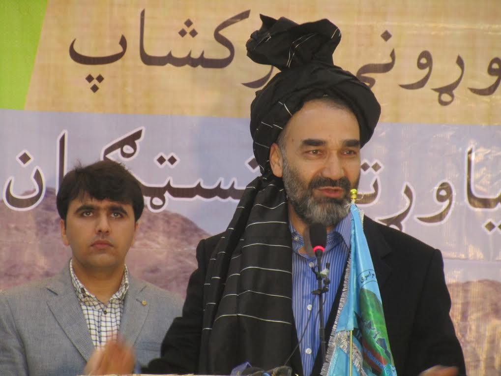 عطامحمد نور د ټاکنیزو کمېسیونونو په اړه د حکومت د اقدام هرکلی وکړ