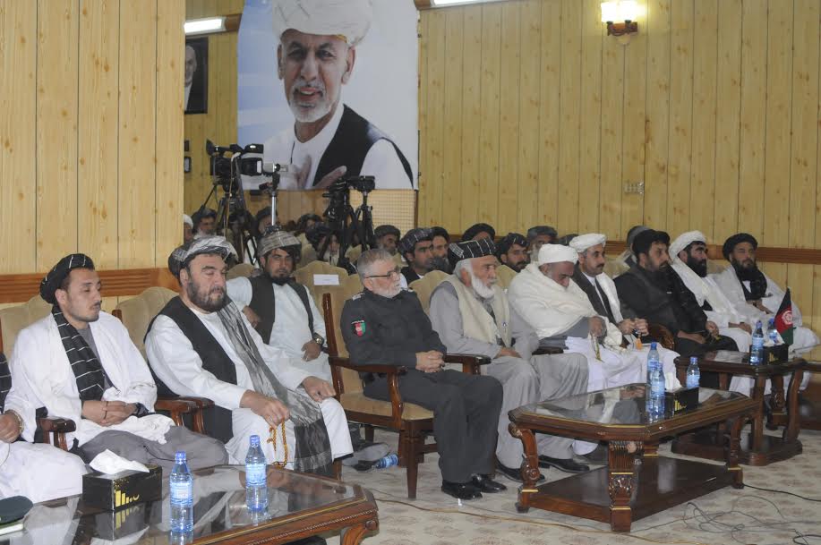 “د امنیتي ځواکونو ملاتړ د دیني عالمانو او قومي مشرانو مسوولیت دی”