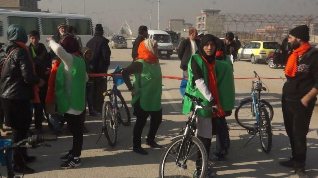 په مزارشريف ښار کې نجونو د بايسکل ځغلونې سيالي ترسره کړه